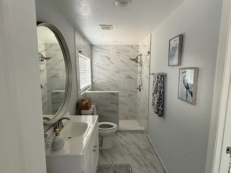 105 20th St NE #1A — Photo 3