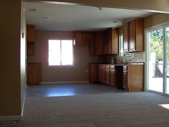 4th image of 548 Tuolumne Pl