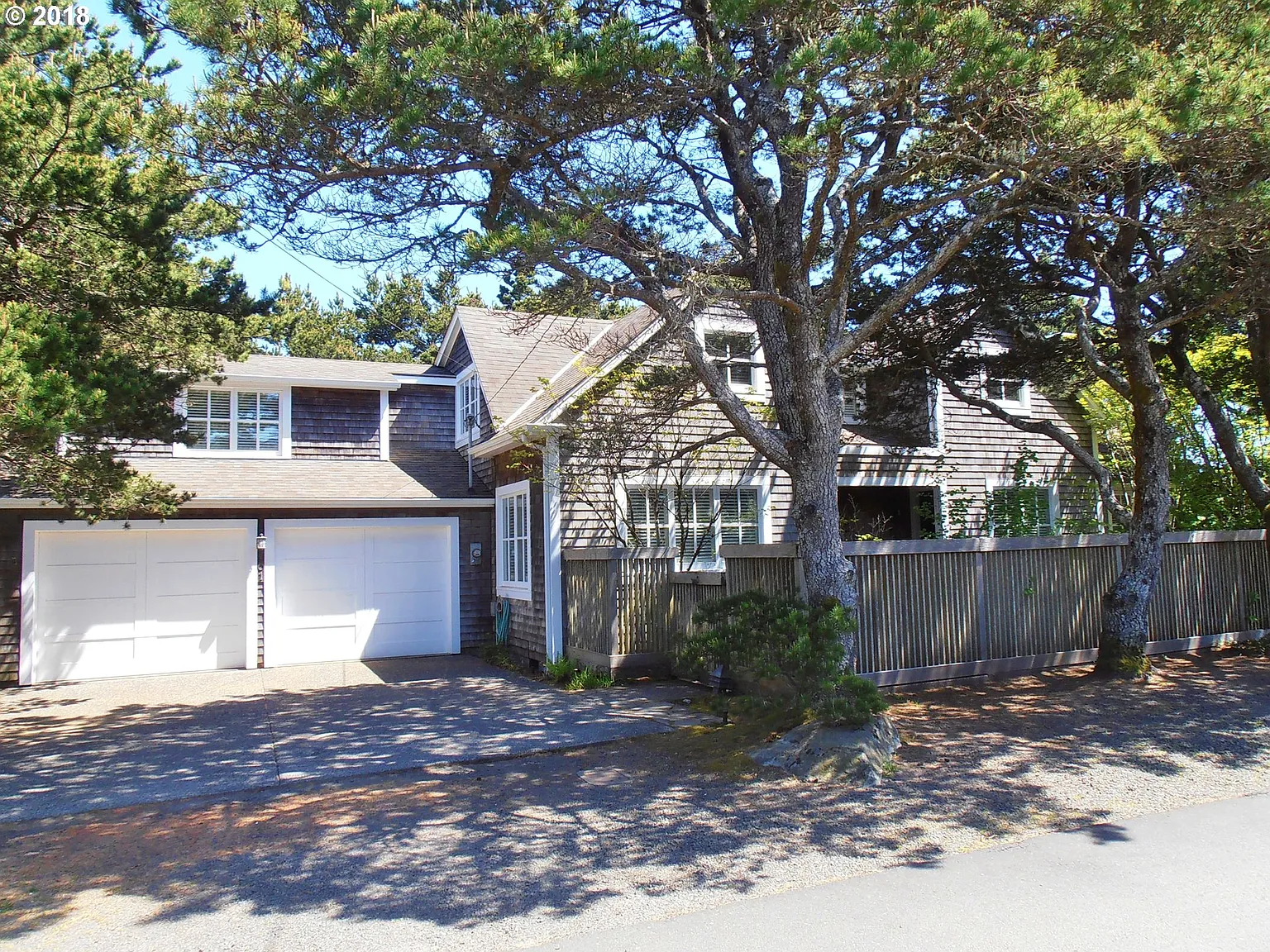701 Marion Ave photo 1