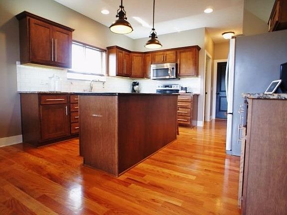 4th image of 5815 Chatsworth Ln