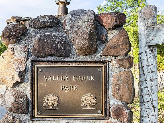 3rd image of 321 Dry Creek Road