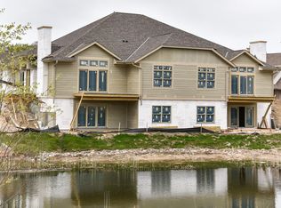 7547 W Tuckaway Pines Cir, Franklin, WI 53132