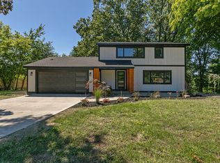 7450 Cascade Rd SE, Grand Rapids, MI 49546