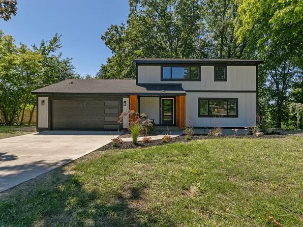 7450 Cascade Rd SE, Grand Rapids, MI 49546