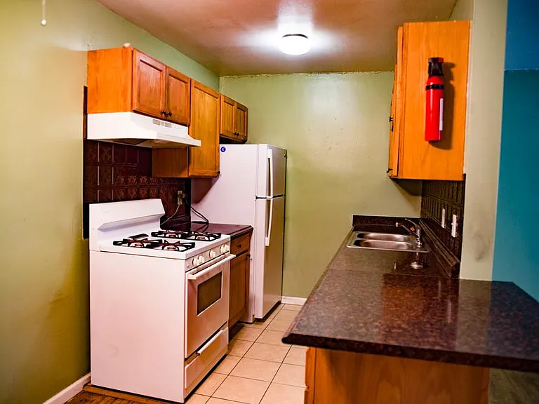 801 University Ave SE #1 — Photo 1