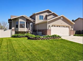 2575 S Thoreau Dr, Magna, UT 84044