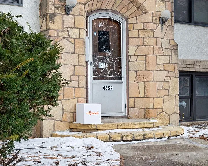 4652 Chicago Ave South — Photo 17