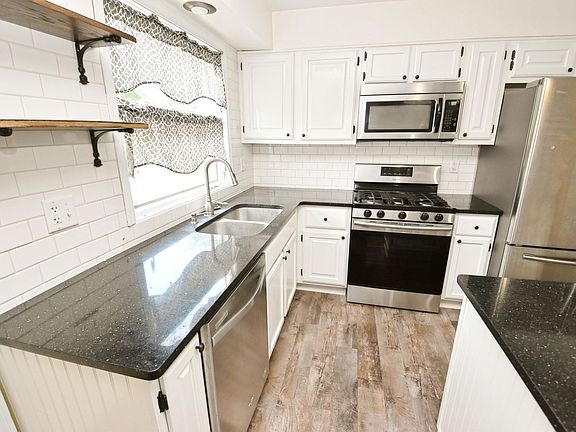 3rd image of 18820 Pawnee Ln