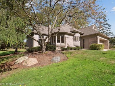 28090 Hickory Dr, Farmington Hills, MI, 48331