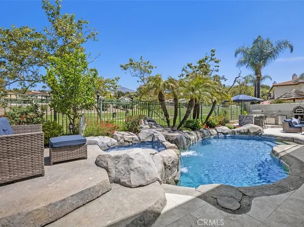 16 Golf Ridge Dr, Trabuco Canyon, CA 92679