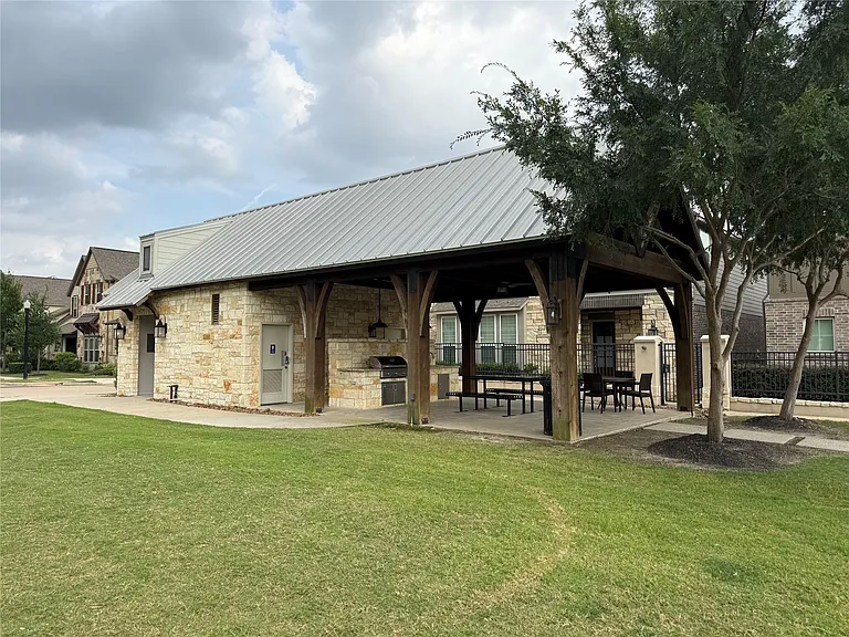 18225 Crystal Knoll Dr — Photo 15
