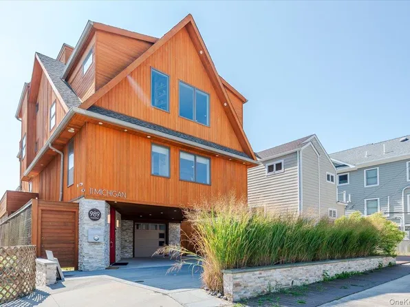 11 Michigan St, Long Beach, NY 11561