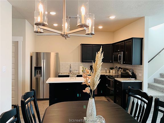 4th image of 3931 Yukon Ln