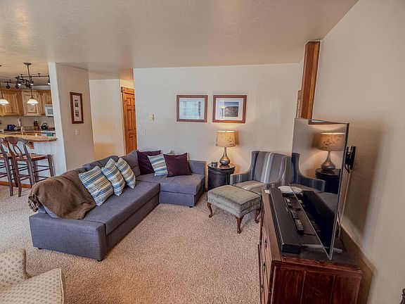 4th image of 1607 N Davis Ave #J-44