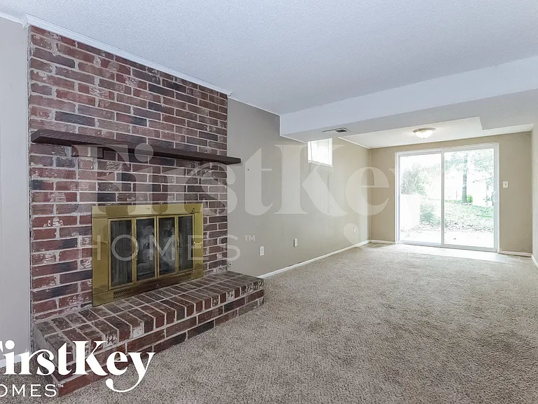 2318 NW Chatham Pl — Photo 3