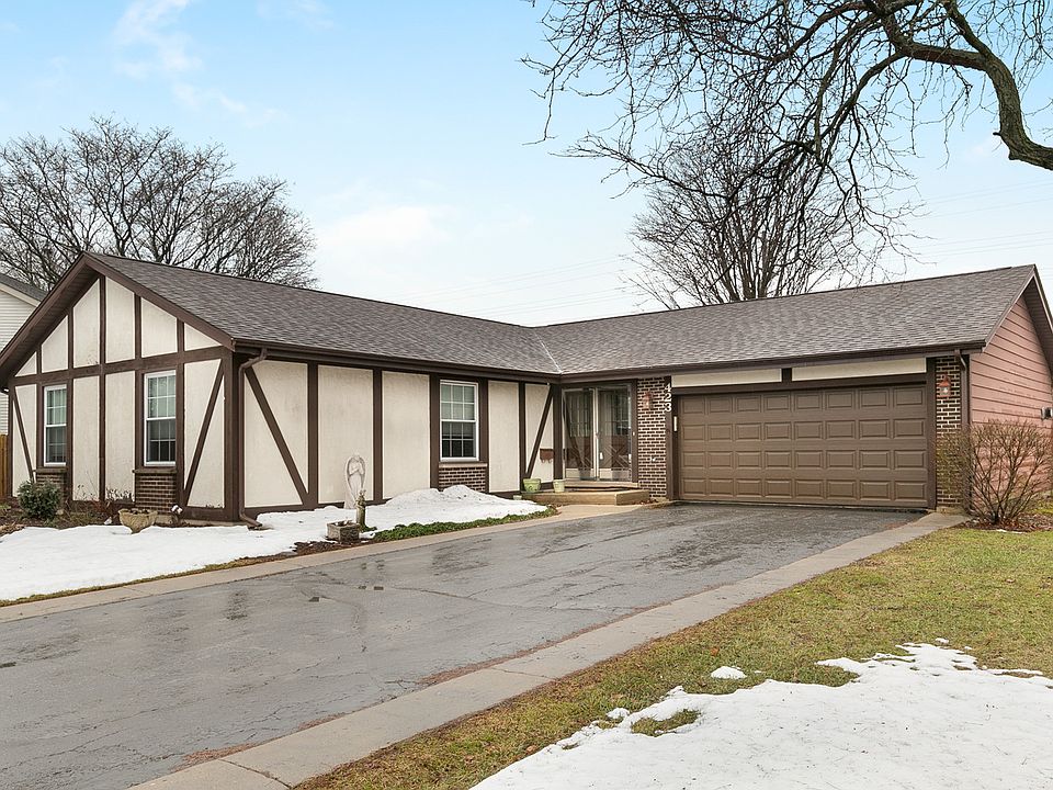 1st image of 423 E Balsam Ln