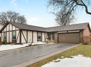 423 E Balsam Ln, Palatine, IL 60074