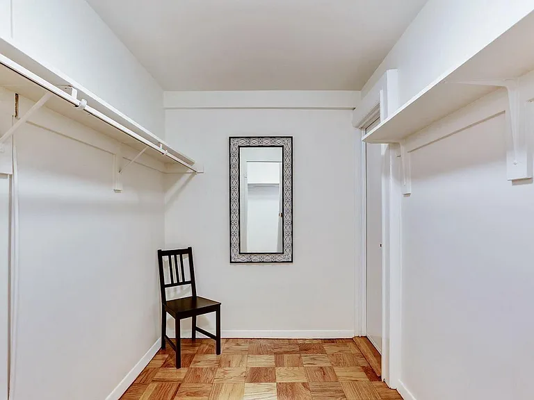 Walk-in closet