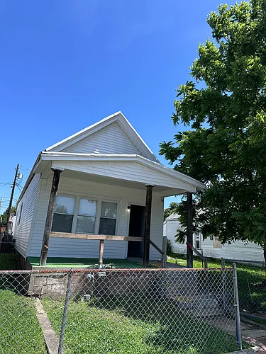 1129 W Oregon St Photo 1