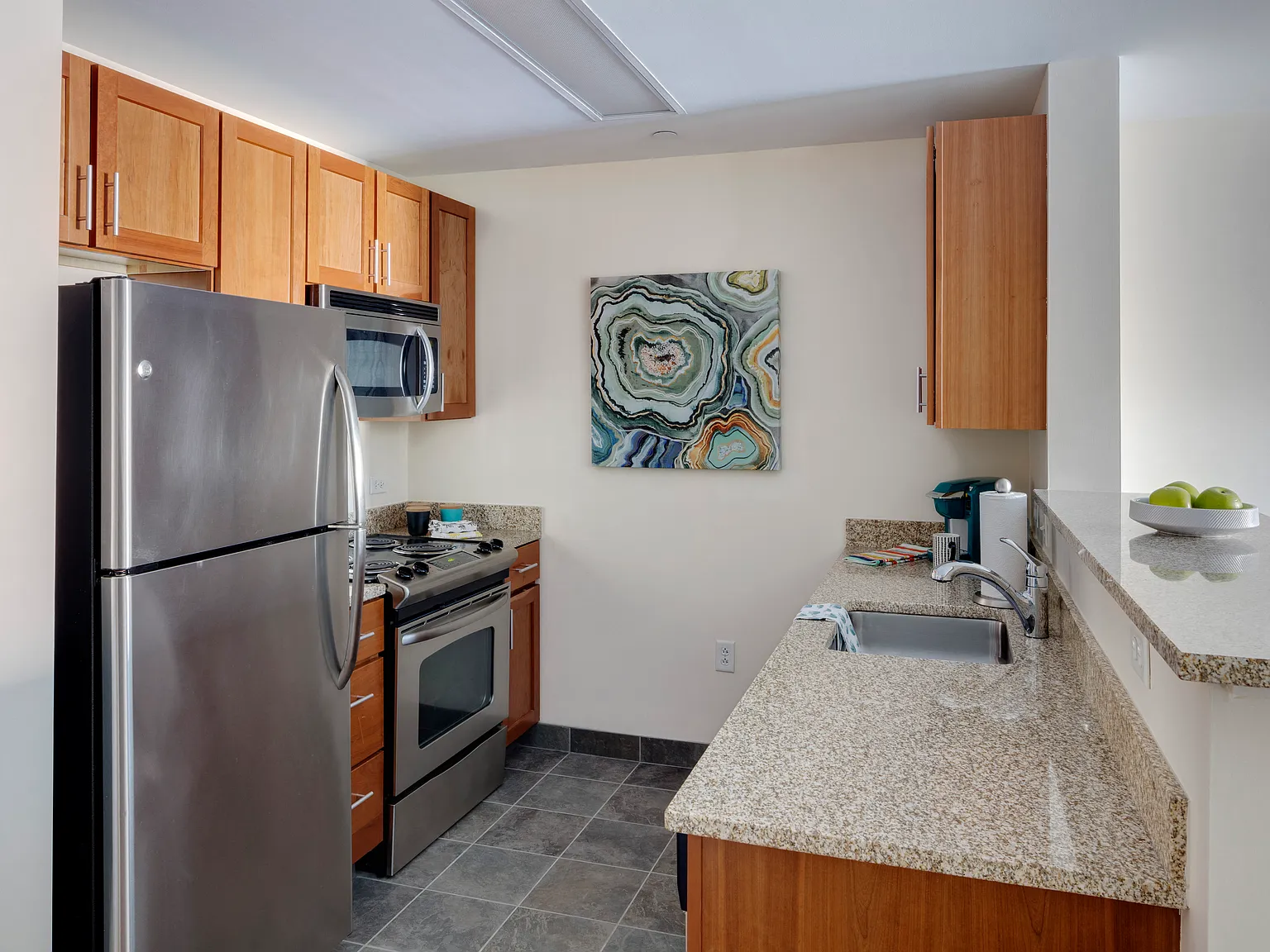 Peninsula Apartments — Photo 3