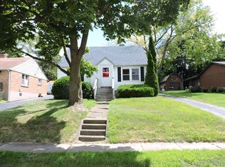 629 Putnam Ave, Woodstock, IL 60098