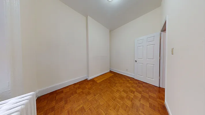 Rented by Bond New York | media 8