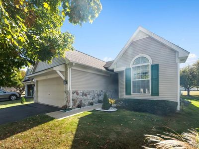 913 Rikki Ann Ct, Wixom, MI, 48393