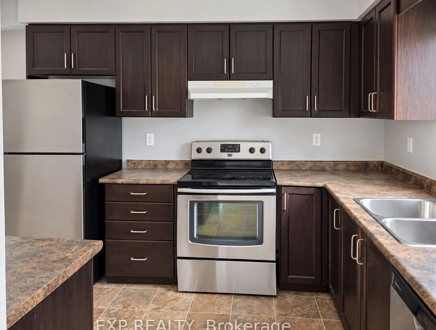 3 bed, $2,600 — Photo 3
