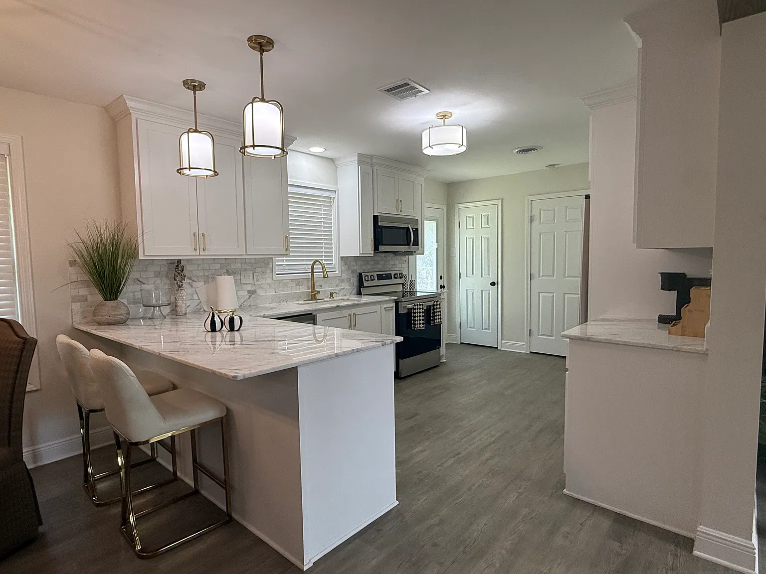 2 bed, 1220 sqft, $3,200 — Photo 2