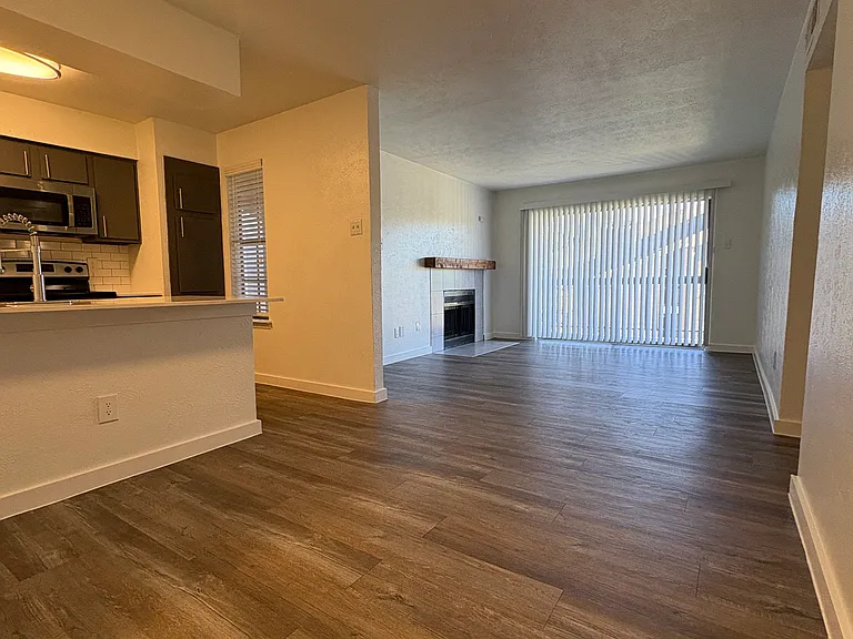 Pleasant Creek Apartments — Photo 29