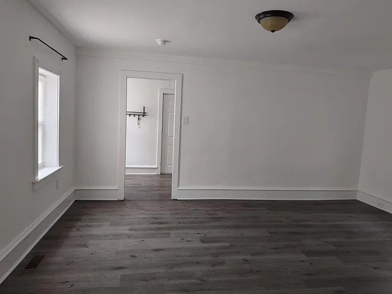 322 Main St — Photo 3