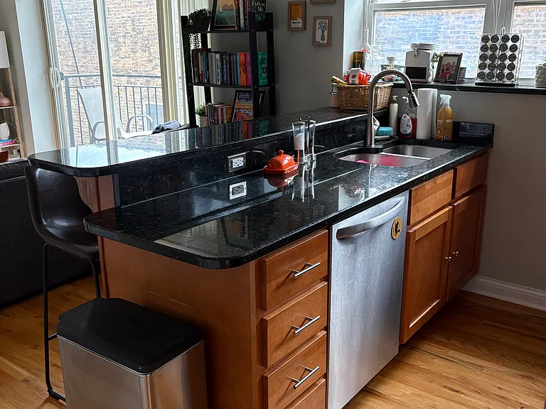 2836 N Dawson Ave #2W — Photo 7
