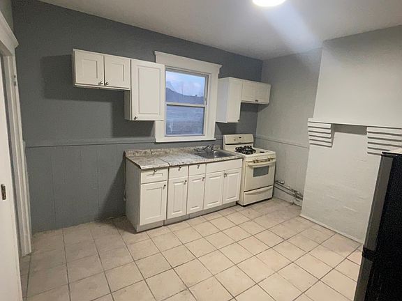 2nd image of 57 N 14th St #3