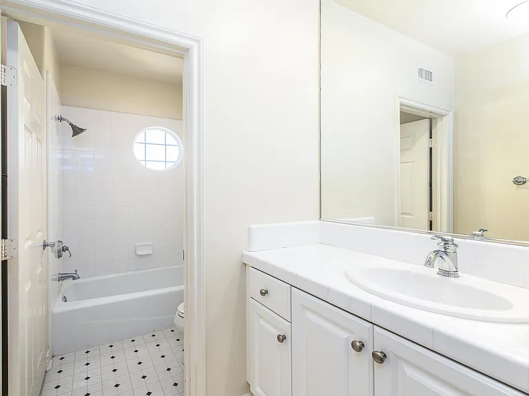 Bathroom 2.