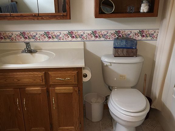 2nd image of 942 S Miller Ave