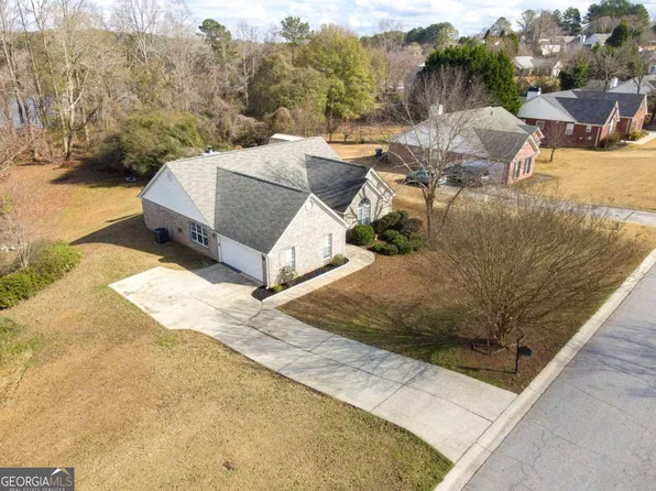 719 Overlook Dr, Winder, GA 30680