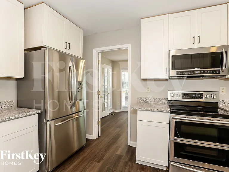 4808 Woodlands Pkwy — Photo 7