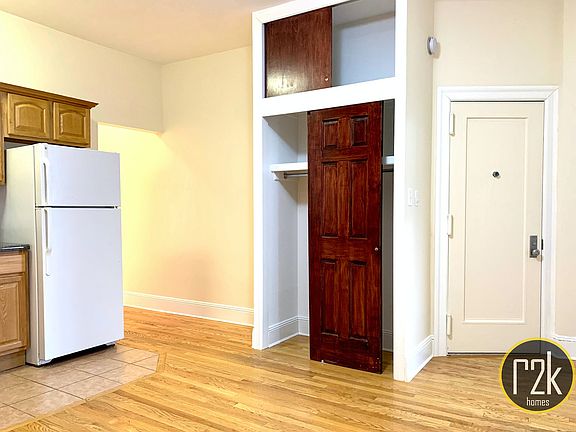 3rd image of 23-18 29th St #2B