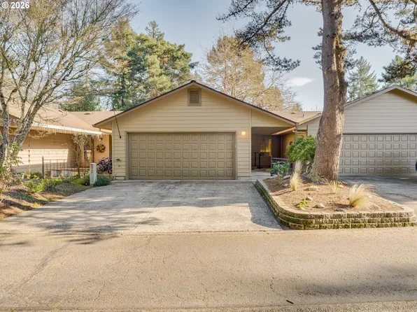 1116 NW Springwood Ln, McMinnville, OR 97128