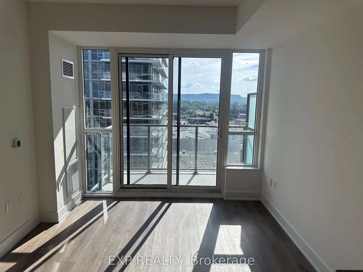 2 bed, $2,050 — Photo 4