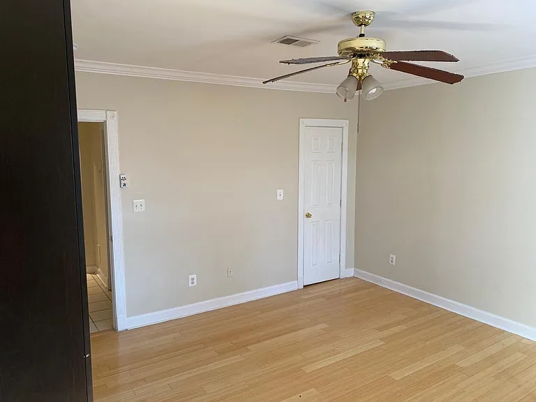 1242 Queen St NE #4 — Photo 19