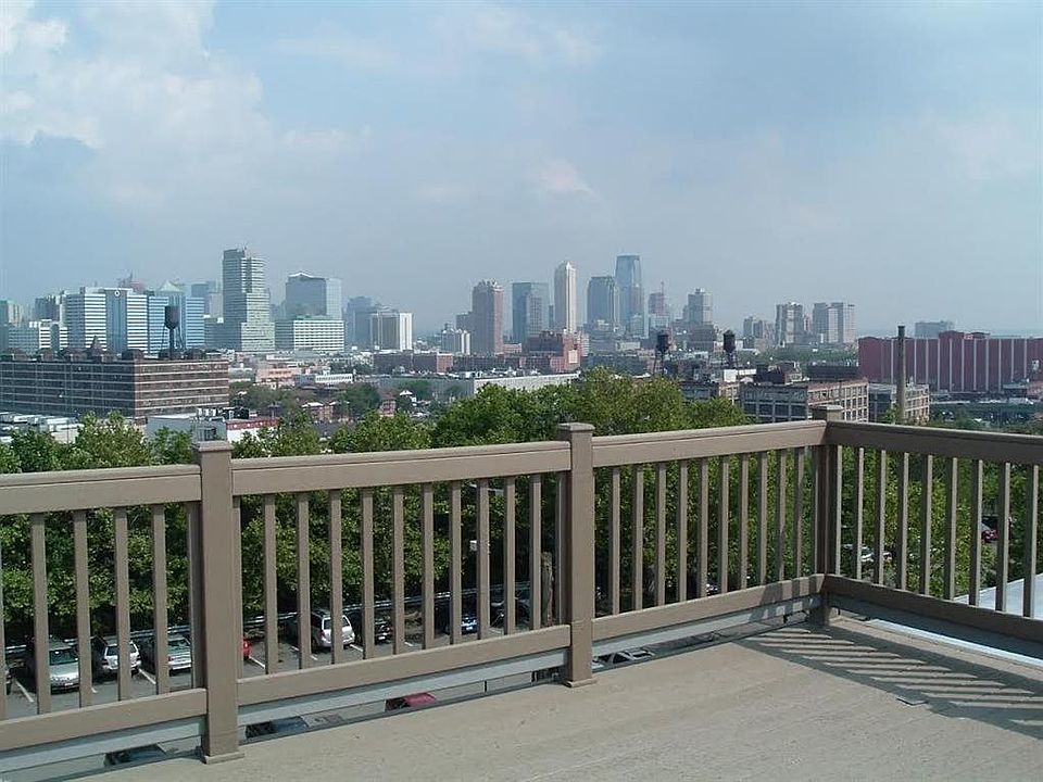 2nd image of 240 Palisade Ave APT 2