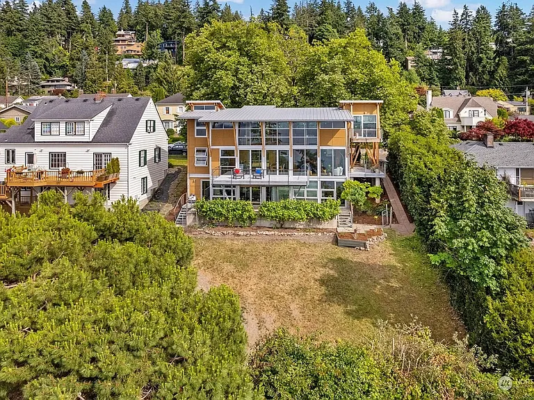 222 S Forest St — Photo 2
