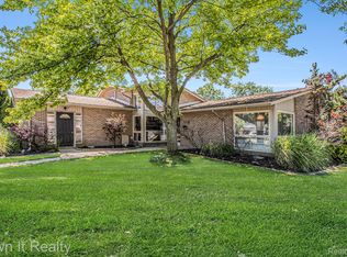 30107 Mason St, Livonia, MI 48154