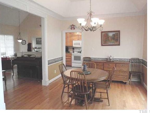 3rd image of 108 Paisley Ct