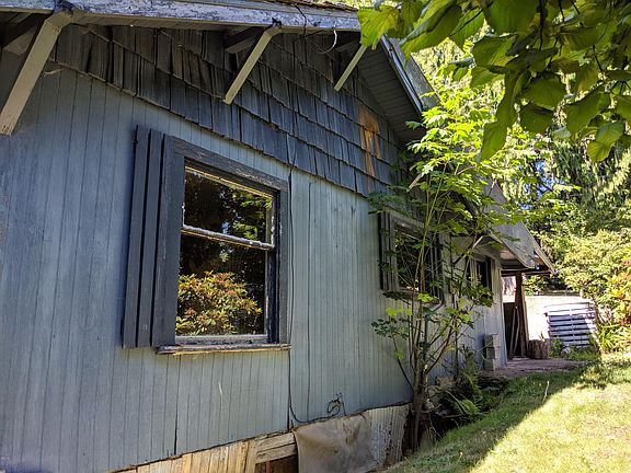 4th image of 783 NW Coulson Ln