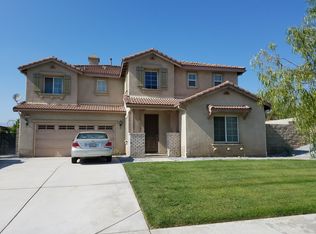 16592 Bayleaf Ln, Fontana, CA 92337