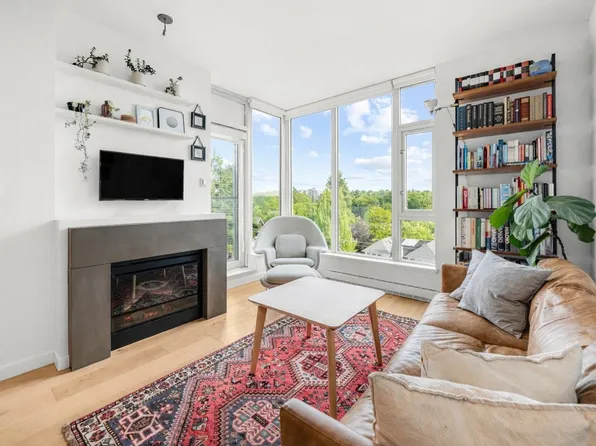 2528 Maple St #607, Vancouver, BC V6J 0B5