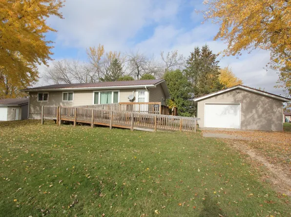 222 E Woodrow St, Grygla, MN 56727