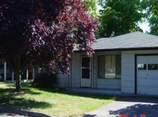 520 S 1st St, Silverton, OR 97381